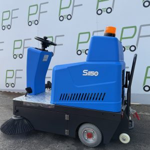 🧹 S1150 Ride-On Sweeper